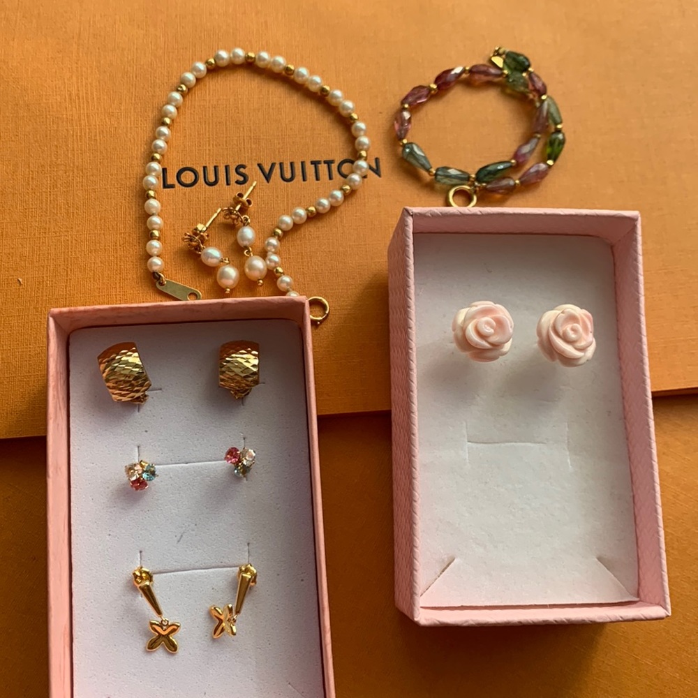 🌸🌸🌸Authentic K18 Gold Jewelries 🌸🌸🌸